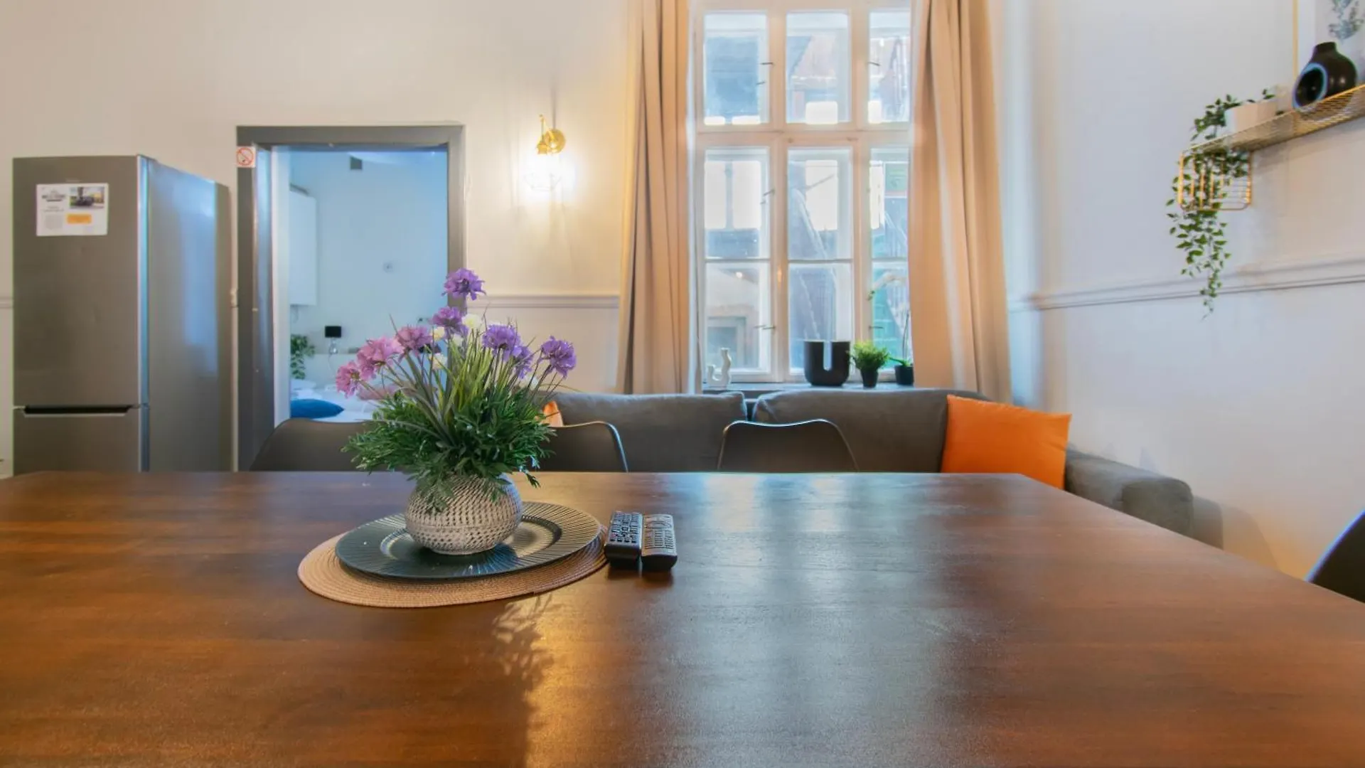 Huge Apartments Smolensk Street contacts